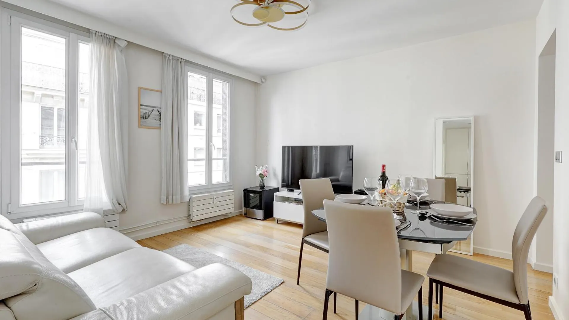 106 - 6 Personnes Prestige 75M2 Au Coeur De Paris contacts